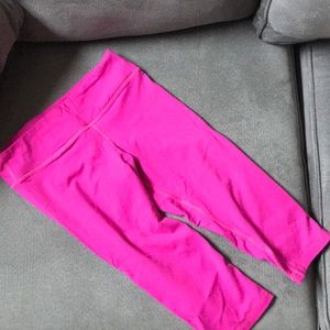 American Apparel hot pink workout capris
